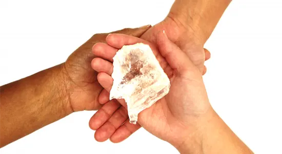 Hands-Holding-Mica-Flake