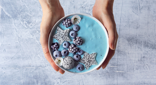 linablue-natural-colorant-blue-yogurt-blueberries