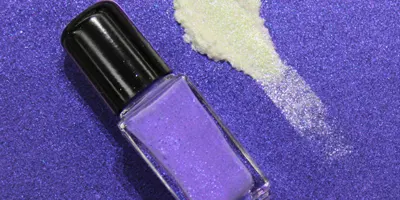 Nail-Enamel-Polish-Purple-Glitter