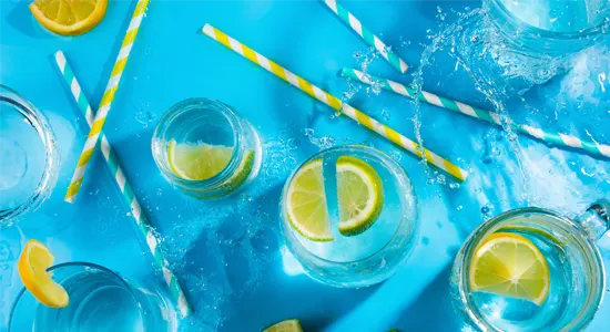 paper-straws-in-water-with-lemons