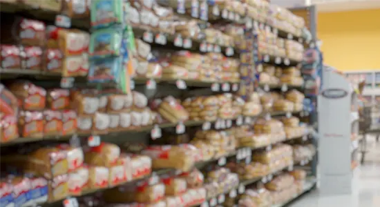 bread-aisle-at-grocery-store