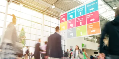 wide-format-printed-banner-at-trade-show