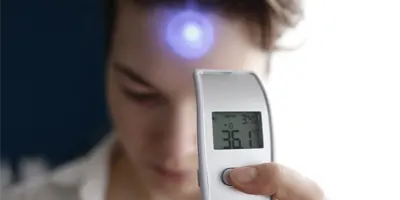 thermometer-biosensor-on-forehead