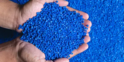 blue-plastics-in-hands